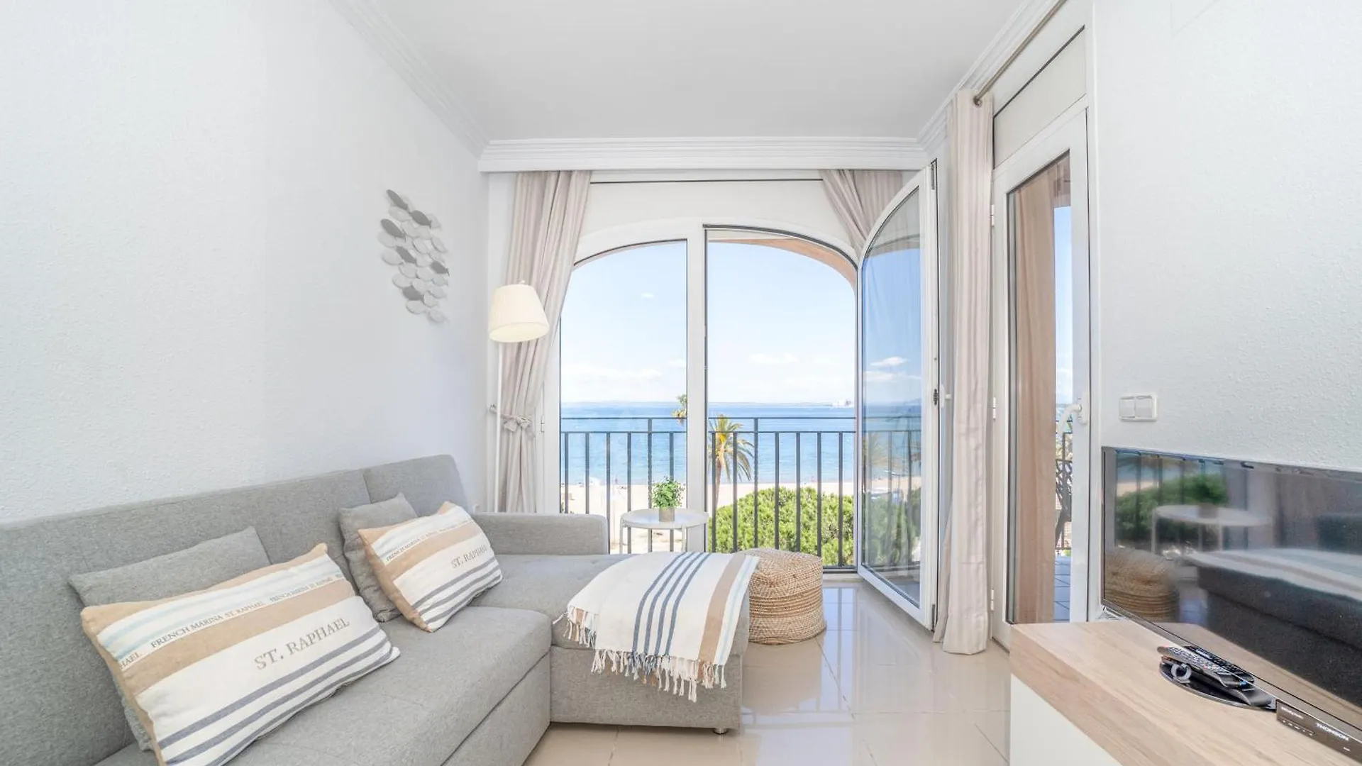 Badia De Roses 2 New Apartment 0*,